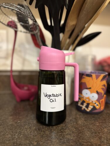 The Perfect Pink Oil Sprayer: Cute, Functional, and Eco-Friendly